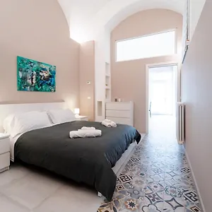 catania-center-modern-apartment.taorminaitalyhotels.com/